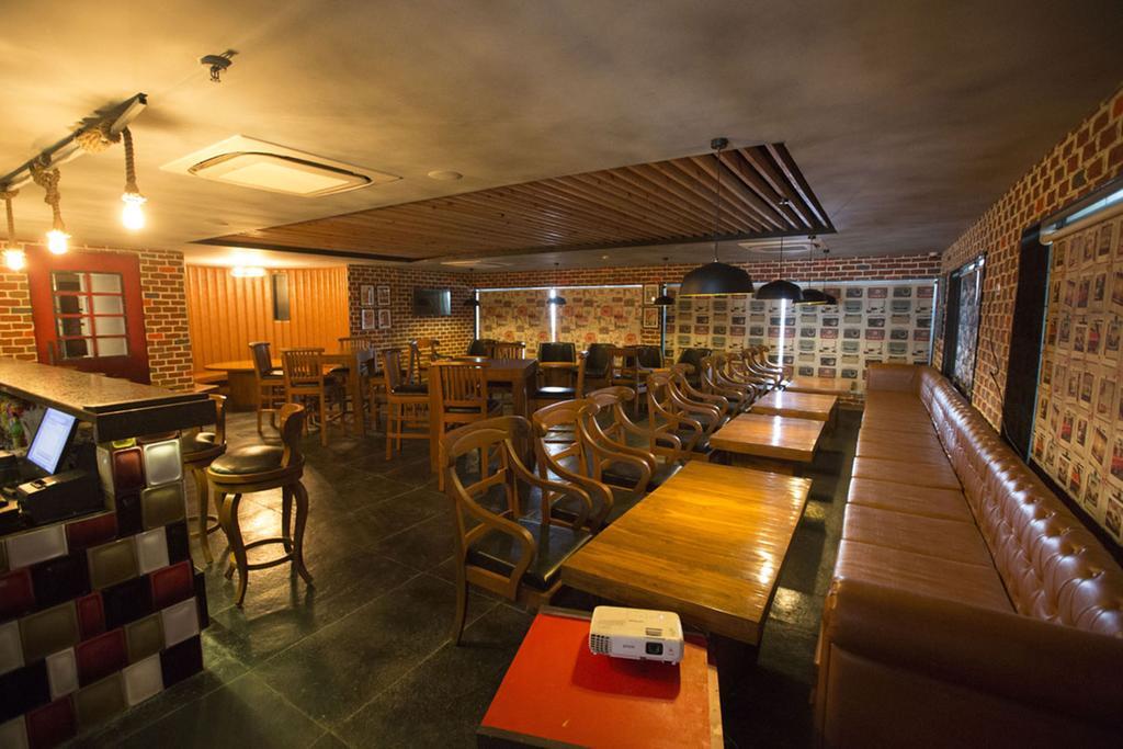 Anjushree Hotel Ujjain Exterior photo