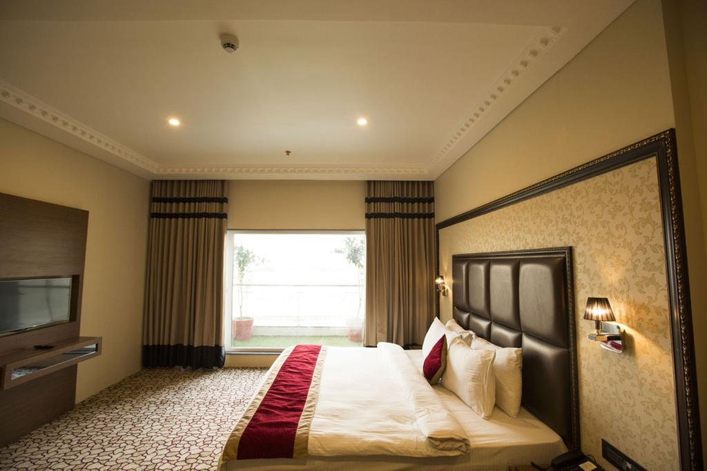 Anjushree Hotel Ujjain Exterior photo