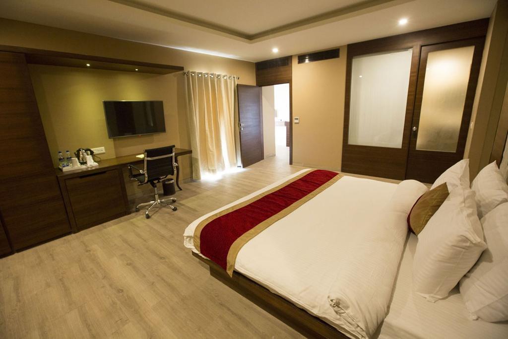Anjushree Hotel Ujjain Exterior photo