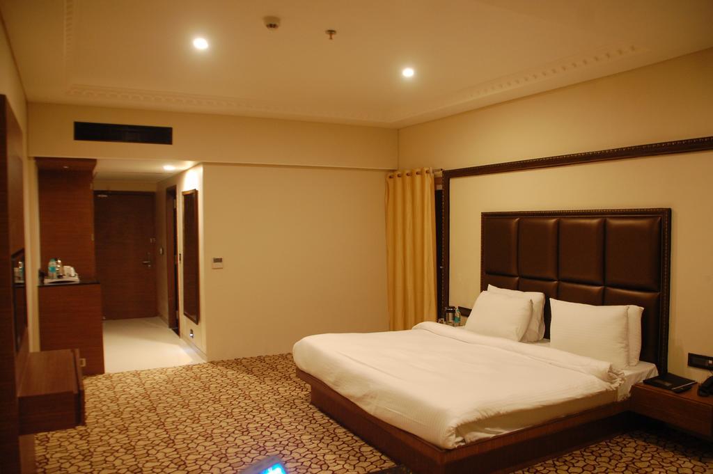 Anjushree Hotel Ujjain Exterior photo